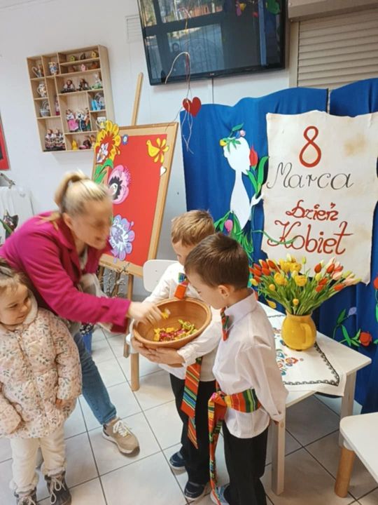 Chełm. Dzień Kobiet w Przedszkolu Miejskim nr 8 [GALERIA ZDJĘĆ]