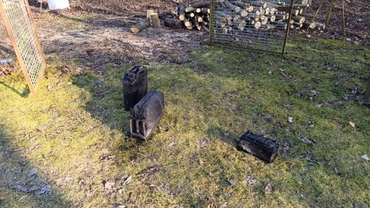 Pożar garażu w Czułczycach. Strażacy walczyli z ogniem ponad dwie godziny [ZDJĘCIA]