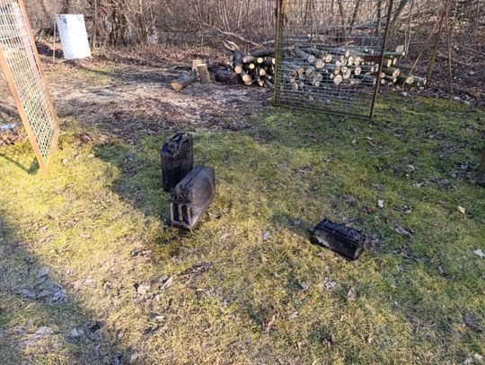 Pożar garażu w Czułczycach. Strażacy walczyli z ogniem ponad dwie godziny [ZDJĘCIA]