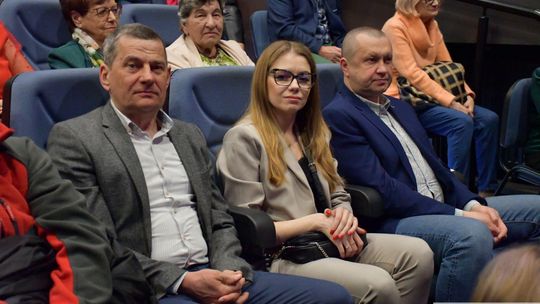 Krasnystaw. Wyjątkowy spektakl „A Babę Stworzył Bóg”