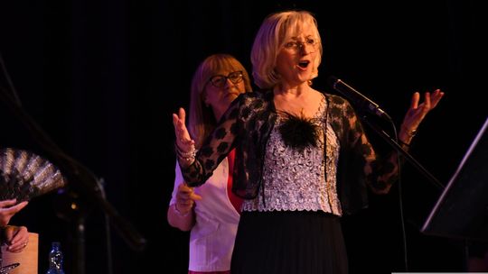 Krasnystaw. Wyjątkowy spektakl „A Babę Stworzył Bóg”