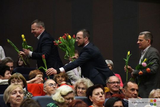 Krasnystaw. Wyjątkowy spektakl „A Babę Stworzył Bóg” Krasnystaw. Wyjątkowy spektakl „A Babę Stworzył Bóg”
