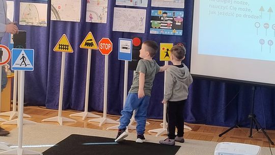 Chełm. Podsumowanie rodzinnego konkursu plastycznego „Bezpieczne ferie na drodze”