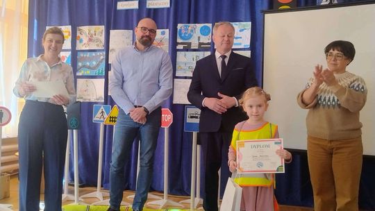 Chełm. Podsumowanie rodzinnego konkursu plastycznego „Bezpieczne ferie na drodze”