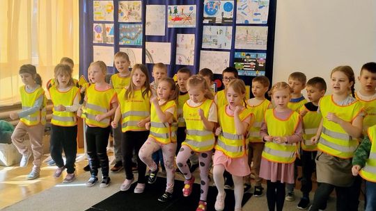 Chełm. Podsumowanie rodzinnego konkursu plastycznego „Bezpieczne ferie na drodze”