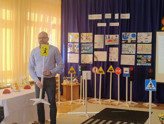 Chełm. Podsumowanie rodzinnego konkursu plastycznego „Bezpieczne ferie na drodze” Chełm. Podsumowanie rodzinnego konkursu plastycznego „Bezpieczne ferie na drodze”