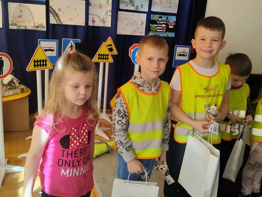 Chełm. Podsumowanie rodzinnego konkursu plastycznego „Bezpieczne ferie na drodze” Chełm. Podsumowanie rodzinnego konkursu plastycznego „Bezpieczne ferie na drodze”