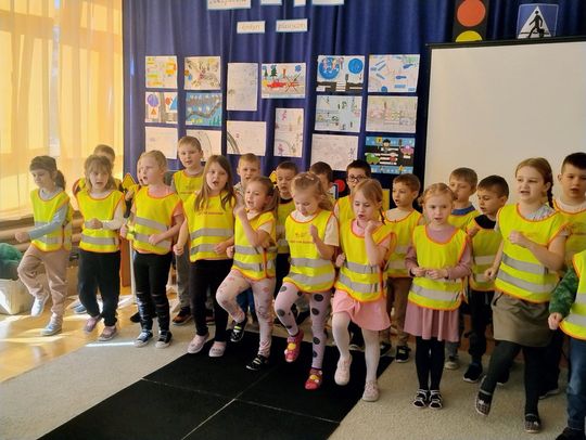 Chełm. Podsumowanie rodzinnego konkursu plastycznego „Bezpieczne ferie na drodze” Chełm. Podsumowanie rodzinnego konkursu plastycznego „Bezpieczne ferie na drodze”