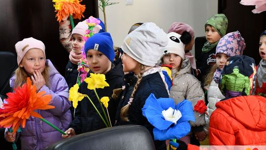 Przedszkolaki w Urzędzie Miasta Krasnystaw [GALERIA ZDJĘĆ]