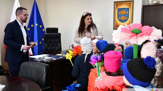Przedszkolaki w Urzędzie Miasta Krasnystaw [GALERIA ZDJĘĆ]