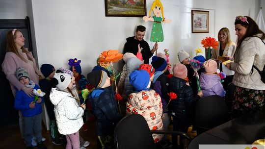 Przedszkolaki w Urzędzie Miasta Krasnystaw [GALERIA ZDJĘĆ]