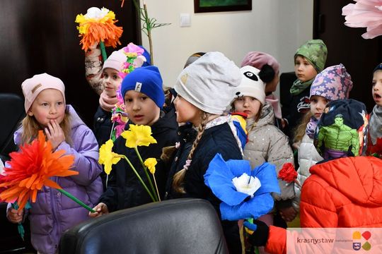Przedszkolaki w Urzędzie Miasta Krasnystaw [GALERIA ZDJĘĆ]