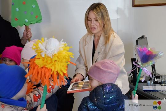 Przedszkolaki w Urzędzie Miasta Krasnystaw [GALERIA ZDJĘĆ]