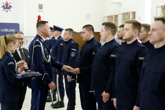 54 nowych policjantów, w tym funkcjonariusze z Chełma i Włodawy 54 nowych policjantów, w tym funkcjonariusze z Chełma i Włodawy