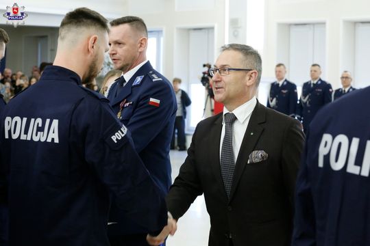 54 nowych policjantów, w tym funkcjonariusze z Chełma i Włodawy 54 nowych policjantów, w tym funkcjonariusze z Chełma i Włodawy