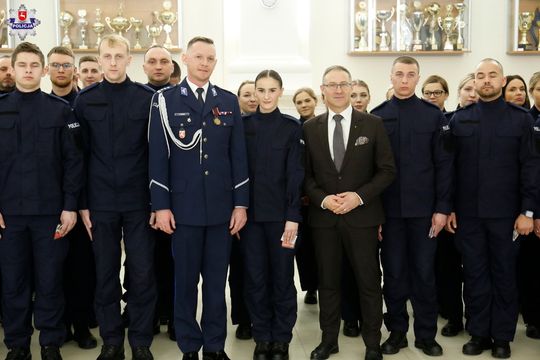 54 nowych policjantów, w tym funkcjonariusze z Chełma i Włodawy 54 nowych policjantów, w tym funkcjonariusze z Chełma i Włodawy