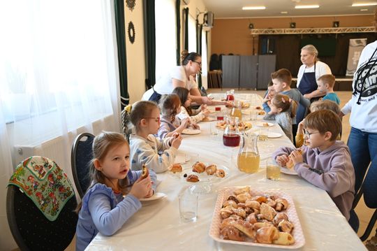 Gm. Kraśniczyn. Mali cukiernicy w akcji! Gm. Kraśniczyn. Mali cukiernicy w akcji!