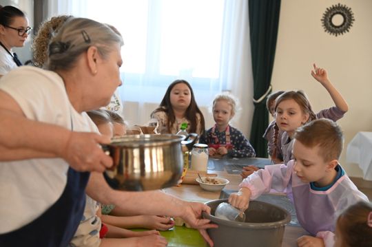 Gm. Kraśniczyn. Mali cukiernicy w akcji! Gm. Kraśniczyn. Mali cukiernicy w akcji!