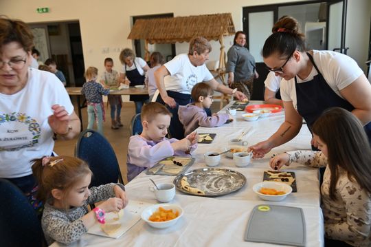 Gm. Kraśniczyn. Mali cukiernicy w akcji! Gm. Kraśniczyn. Mali cukiernicy w akcji!