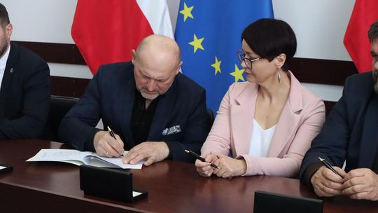 Podpisanie umów w ramach Rządowego Funduszu Rozwoju Dróg [GALERIA ZDJĘĆ]