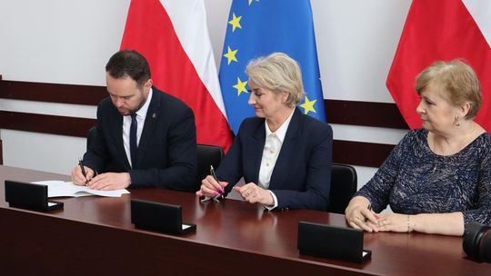 Podpisanie umów w ramach Rządowego Funduszu Rozwoju Dróg [GALERIA ZDJĘĆ]