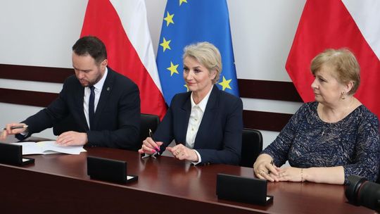 Podpisanie umów w ramach Rządowego Funduszu Rozwoju Dróg [GALERIA ZDJĘĆ]