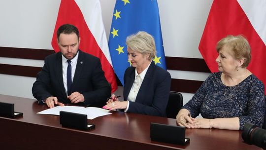 Podpisanie umów w ramach Rządowego Funduszu Rozwoju Dróg [GALERIA ZDJĘĆ]