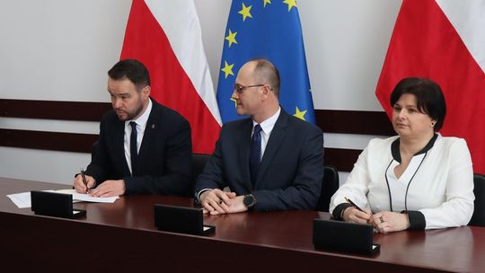 Podpisanie umów w ramach Rządowego Funduszu Rozwoju Dróg [GALERIA ZDJĘĆ]