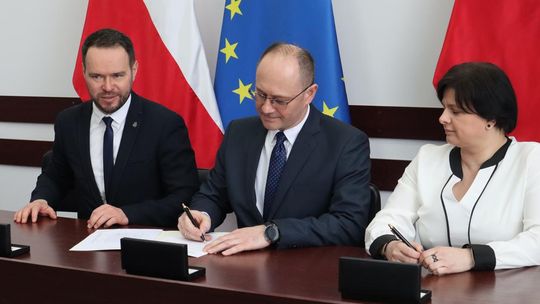 Podpisanie umów w ramach Rządowego Funduszu Rozwoju Dróg [GALERIA ZDJĘĆ]