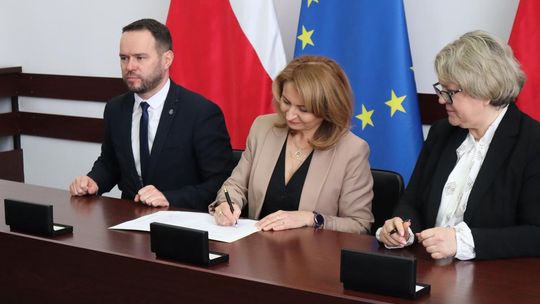 Podpisanie umów w ramach Rządowego Funduszu Rozwoju Dróg [GALERIA ZDJĘĆ]