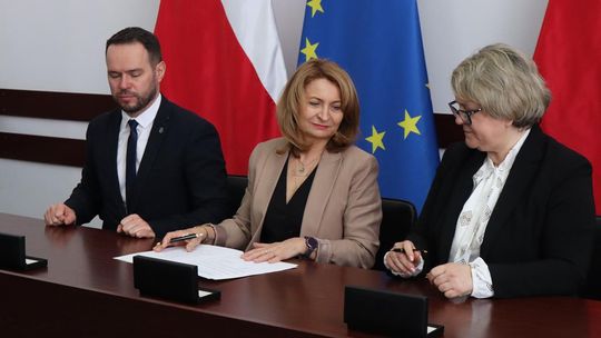 Podpisanie umów w ramach Rządowego Funduszu Rozwoju Dróg [GALERIA ZDJĘĆ]