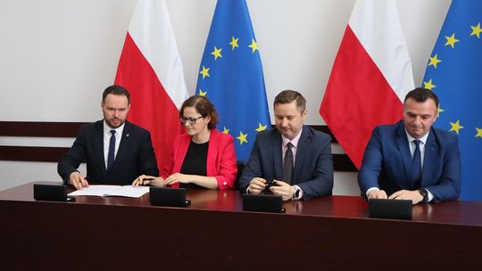 Podpisanie umów w ramach Rządowego Funduszu Rozwoju Dróg [GALERIA ZDJĘĆ]