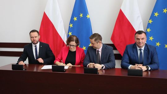 Podpisanie umów w ramach Rządowego Funduszu Rozwoju Dróg [GALERIA ZDJĘĆ]