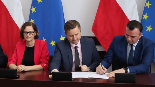 Podpisanie umów w ramach Rządowego Funduszu Rozwoju Dróg [GALERIA ZDJĘĆ]