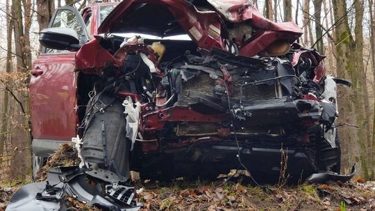 Tragiczny wypadek. Nie żyje 27-latka, która kierowała oplem [ZDJĘCIA]