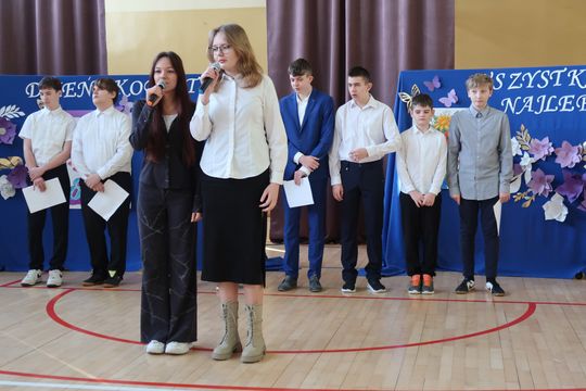 Gm. Kamień. Najlepsi uczniowie dostali od wójta stypendia [GALERIA ZDJĘĆ]