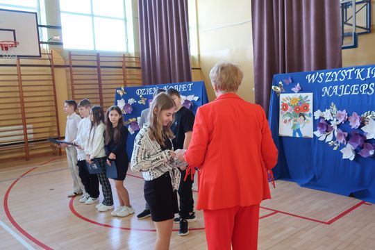 Gm. Kamień. Najlepsi uczniowie dostali od wójta stypendia [GALERIA ZDJĘĆ]
