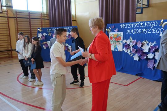 Gm. Kamień. Najlepsi uczniowie dostali od wójta stypendia [GALERIA ZDJĘĆ]