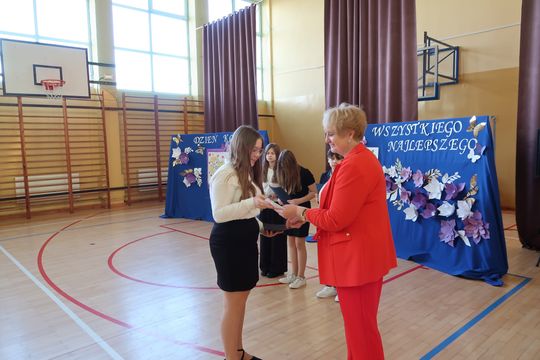 Gm. Kamień. Najlepsi uczniowie dostali od wójta stypendia [GALERIA ZDJĘĆ]