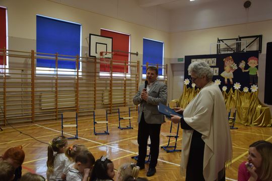 Gm. Kamień. Najlepsi uczniowie dostali od wójta stypendia [GALERIA ZDJĘĆ]