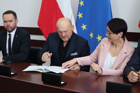 Podpisanie umów w ramach Rządowego Funduszu Rozwoju Dróg [GALERIA ZDJĘĆ]