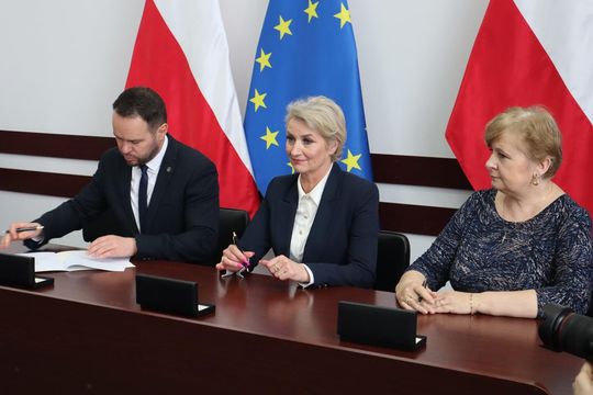 Podpisanie umów w ramach Rządowego Funduszu Rozwoju Dróg [GALERIA ZDJĘĆ]