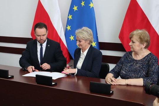 Podpisanie umów w ramach Rządowego Funduszu Rozwoju Dróg [GALERIA ZDJĘĆ]