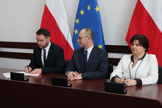 Podpisanie umów w ramach Rządowego Funduszu Rozwoju Dróg [GALERIA ZDJĘĆ]