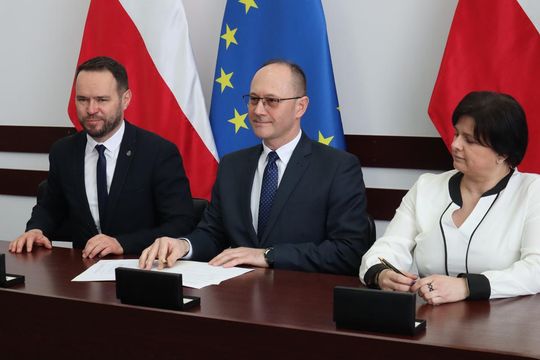 Podpisanie umów w ramach Rządowego Funduszu Rozwoju Dróg [GALERIA ZDJĘĆ]