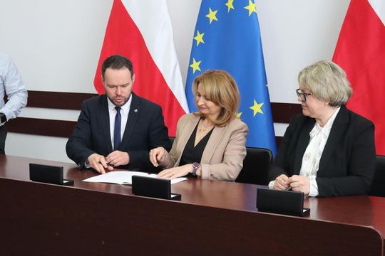 Podpisanie umów w ramach Rządowego Funduszu Rozwoju Dróg [GALERIA ZDJĘĆ]