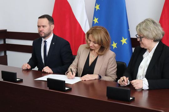 Podpisanie umów w ramach Rządowego Funduszu Rozwoju Dróg [GALERIA ZDJĘĆ]