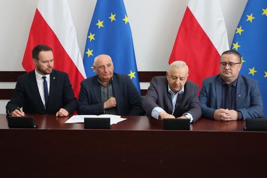 Podpisanie umów w ramach Rządowego Funduszu Rozwoju Dróg [GALERIA ZDJĘĆ]