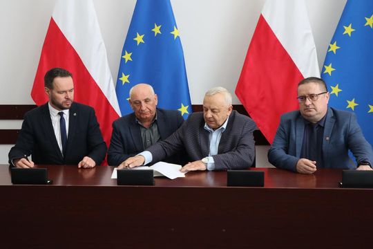 Podpisanie umów w ramach Rządowego Funduszu Rozwoju Dróg [GALERIA ZDJĘĆ]