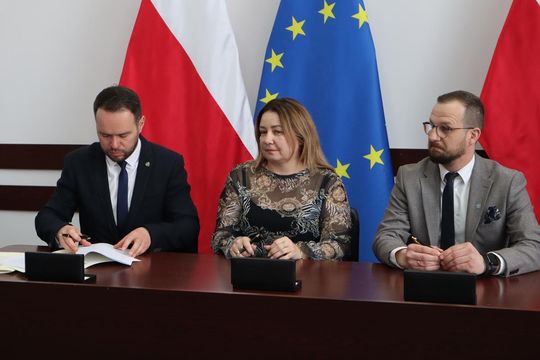 Podpisanie umów w ramach Rządowego Funduszu Rozwoju Dróg [GALERIA ZDJĘĆ]
